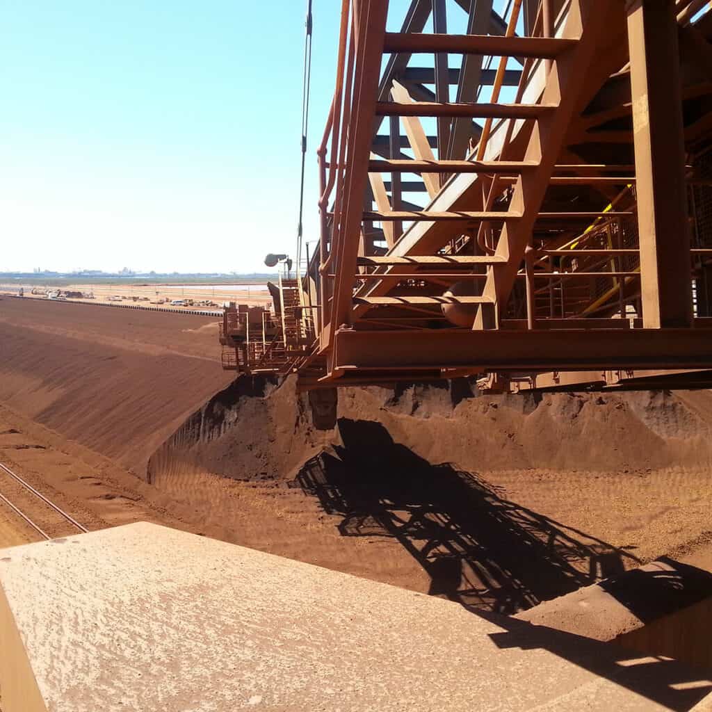 ore loading onto piles